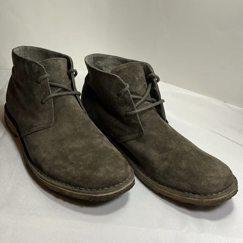 UGG Leighton Chukka Suede Boots, Men’s 13 EU 47 Brown 2-hole lace up, 1005487